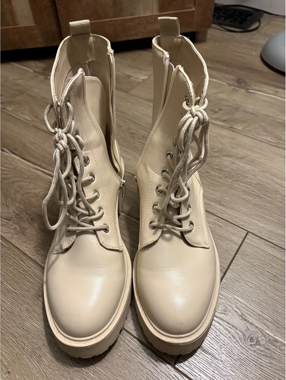 Women's Beige PU Leather Lace-Up Combat Boots Size 8M